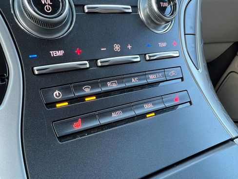 Used 2017 Lincoln MKX Select image 30