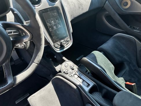 Used 2019 McLaren 600LT image 21