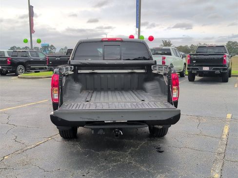 Used 2020 Nissan Frontier SV image 5