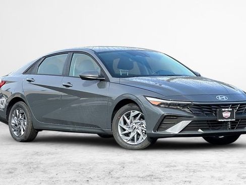 New 2026 Hyundai Elantra Hybrid FWD image 2