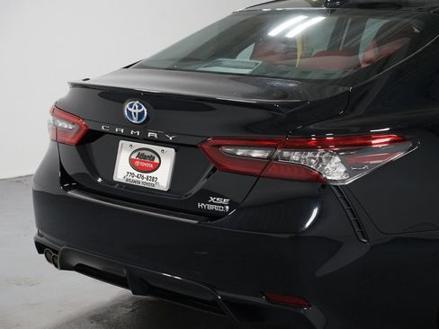 Certified 2022 Toyota Camry XSE FWD image 9