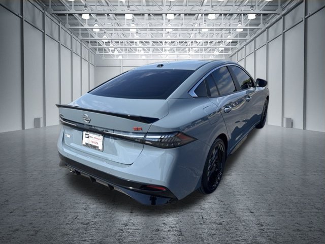 Used 2026 Nissan Sentra SR w/ SR Premium Package FWD image 5