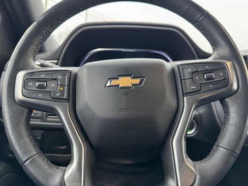 Used 2022 Chevrolet Suburban Premier image 19