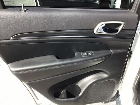 Used 2022 Jeep Grand Cherokee Limited RWD image 35
