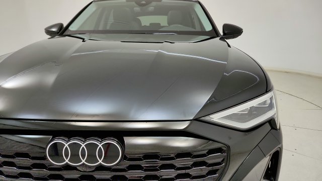 Used 2024 Audi Q8 e-tron Premium AWD/4WD image 23