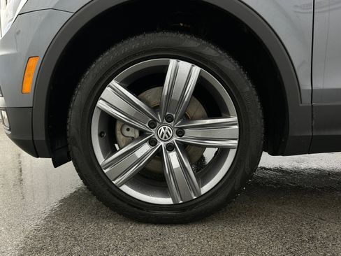 Used 2021 Volkswagen Tiguan SEL w/ 2-Row Tiguan MDO Package AWD/4WD image 37
