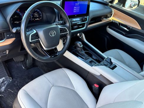 Certified 2024 Toyota Grand Highlander Limited image 18