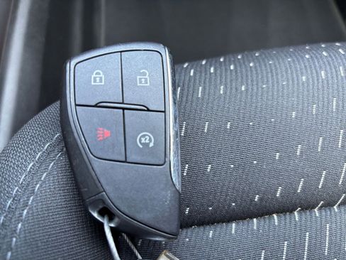 Used 2025 Chevrolet Equinox LT FWD image 24