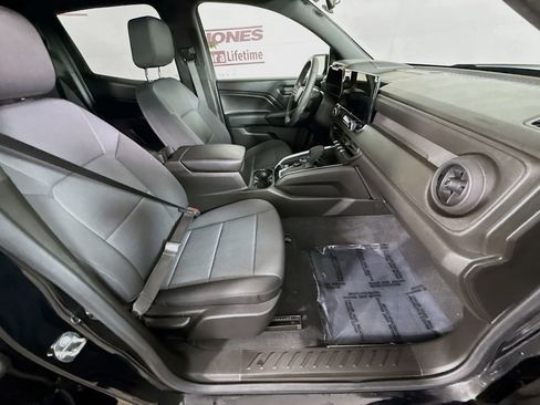 Used 2023 Chevrolet Colorado Trail Boss w/ Technology Package image 30