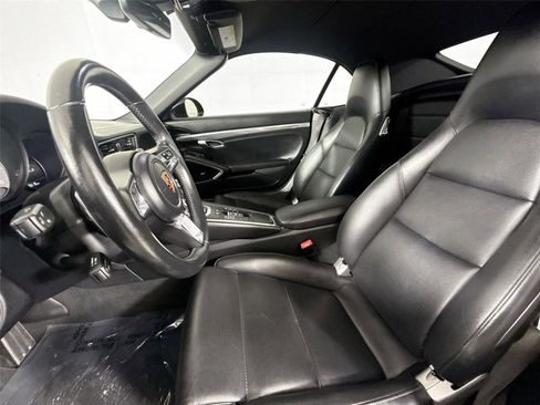 Used 2017 Porsche 911 Carrera S image 3