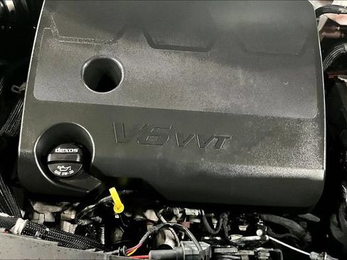 Used 2023 Chevrolet Traverse RS FWD image 29