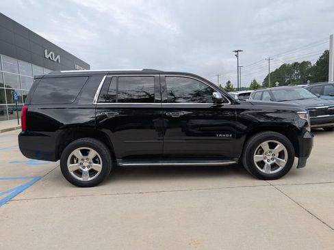 Used 2017 Chevrolet Tahoe Premier RWD image 2