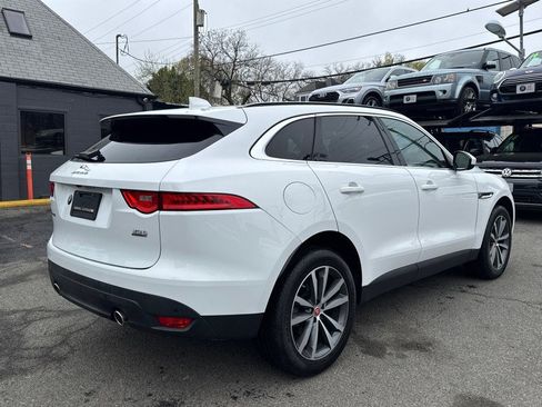 Used 2017 Jaguar F-PACE Prestige image 4