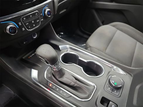 Used 2023 Chevrolet Traverse LT image 23