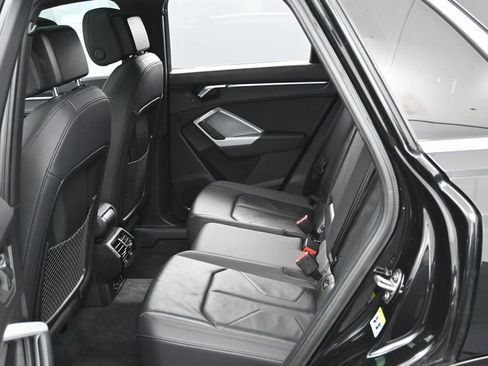 Used 2022 Audi Q3 2.0T Premium Plus w/ Premium Plus Package image 31