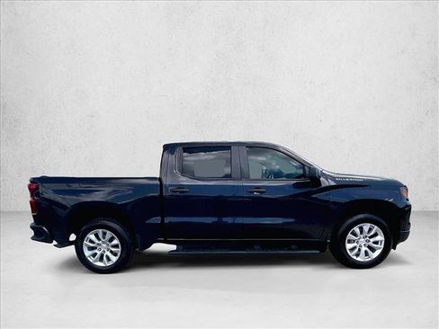 Used 2022 Chevrolet Silverado 1500 Custom image 3