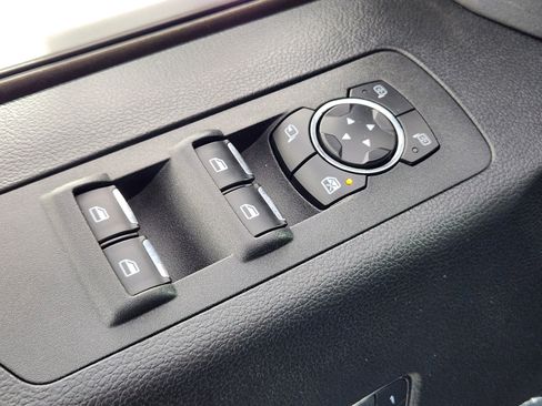Used 2018 Ford F150 Lariat w/ Equipment Group 502A Luxury AWD/4WD image 17