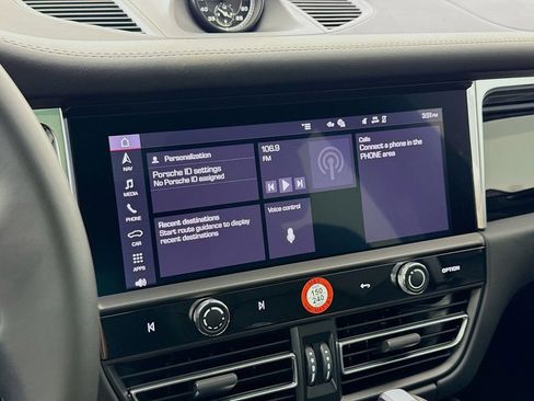 New 2026 Porsche Macan S image 18