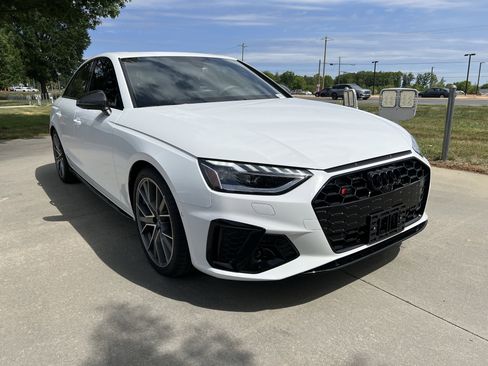 Used 2024 Audi S4 Prestige AWD/4WD image 2