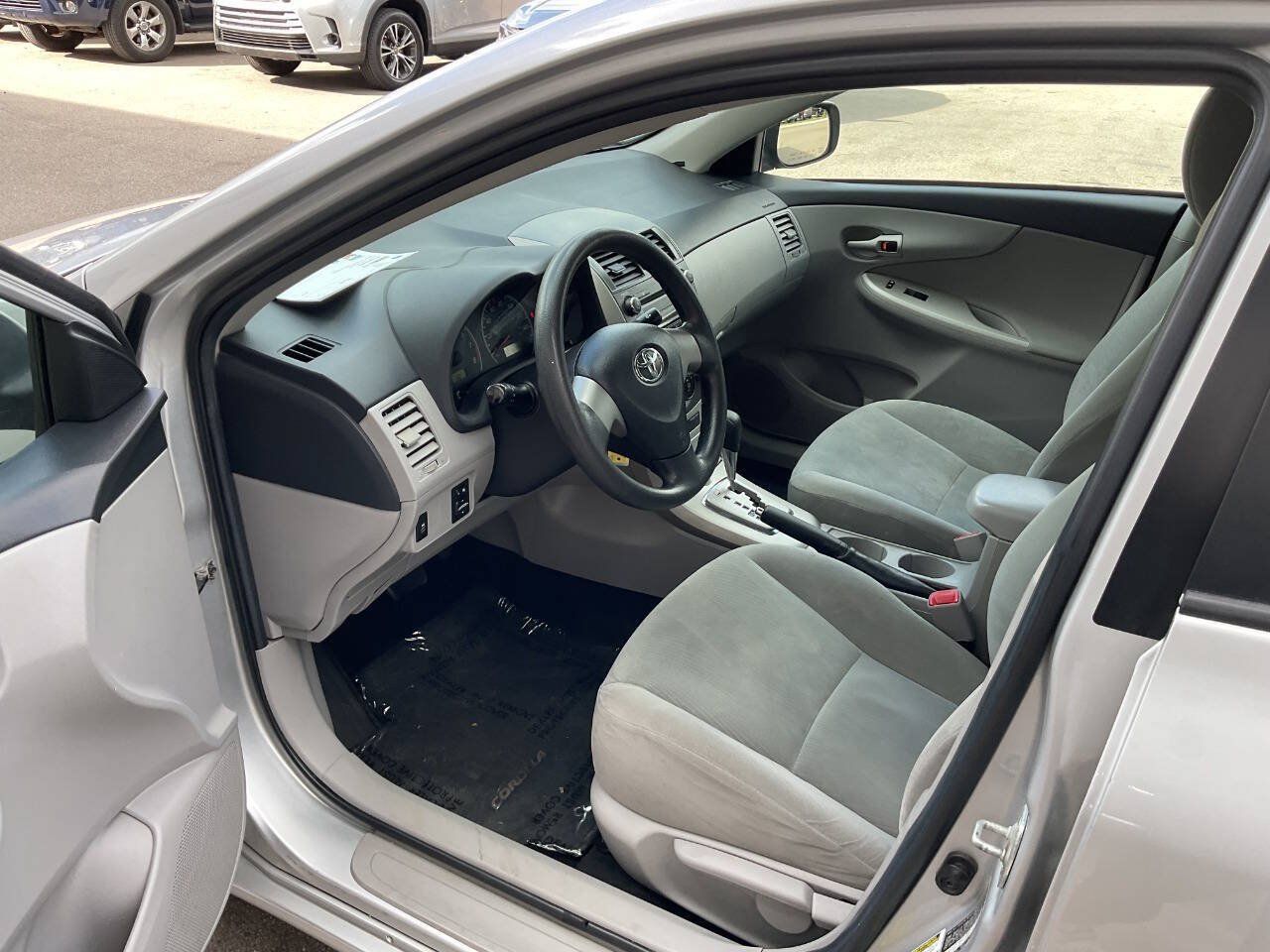 Used 2011 Toyota Corolla LE FWD image 14