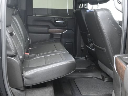 Used 2023 GMC Sierra 2500 Denali w/ Denali Black Diamond Edition image 12