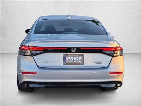 Used 2025 Honda Accord Touring image 7