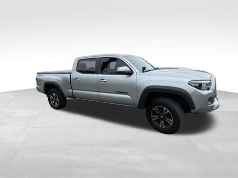 Used 2018 Toyota Tacoma TRD Sport RWD image 18