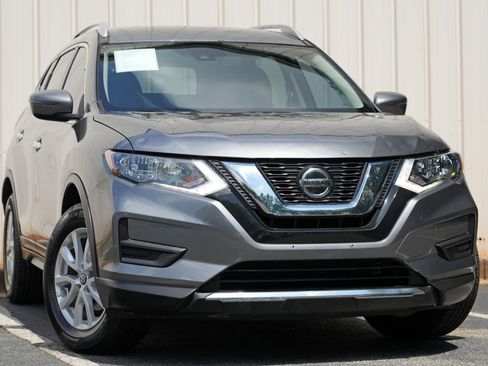 Used 2020 Nissan Rogue SV AWD/4WD image 2
