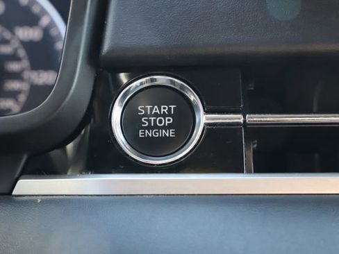 Used 2022 Mitsubishi Outlander SE image 33