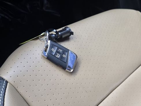 Used 2023 Volkswagen Atlas Cross Sport SEL R-Line image 20