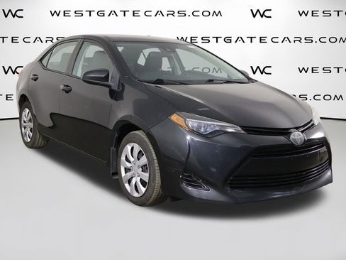 Used 2017 Toyota Corolla LE w/ Carpet Mat Package (TMS) FWD image 34