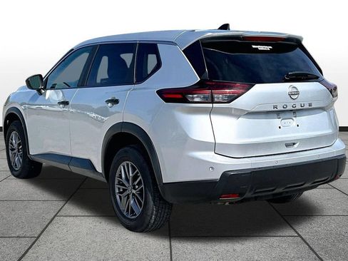 Used 2024 Nissan Rogue S FWD image 10