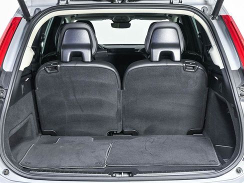Certified 2025 Volvo XC90 B5 Core AWD/4WD image 32
