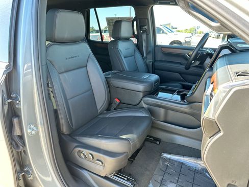 Used 2025 GMC Yukon Denali image 27