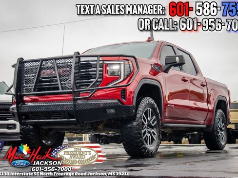 Used 2024 GMC Sierra 1500 AT4 w/ Technology Package AWD/4WD image 4