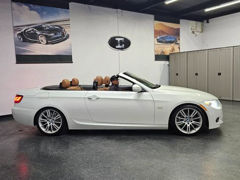 Used 2013 BMW 335i 335i Convertible 2D image 20