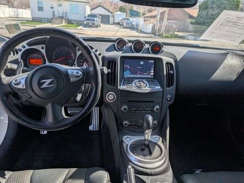 Used 2019 Nissan 370Z Touring image 6