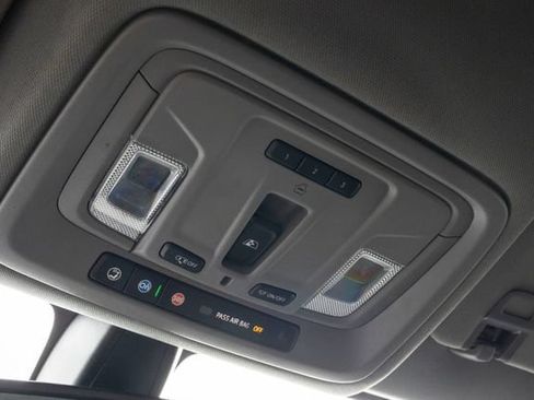 Used 2021 GMC Sierra 1500 SLT w/ SLT Convenience Package AWD/4WD image 40