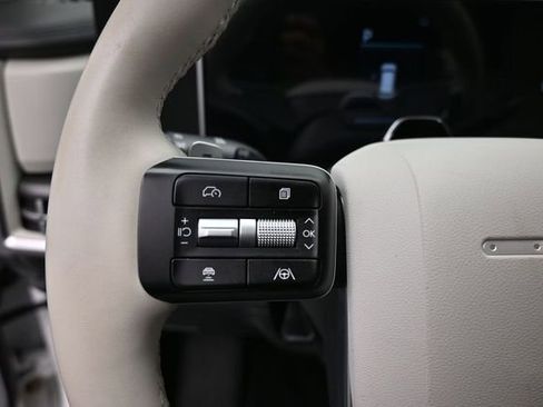Used 2025 Hyundai Santa Fe SEL FWD image 13