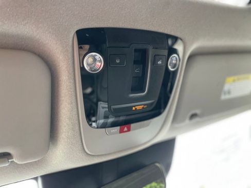 Used 2025 Kia Niro EX Touring image 19