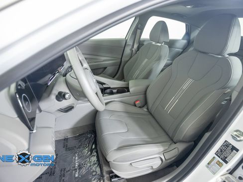 Used 2024 Hyundai Elantra SEL w/ Convenience Package FWD image 24