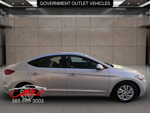 Used 2018 Hyundai Elantra SE image 8
