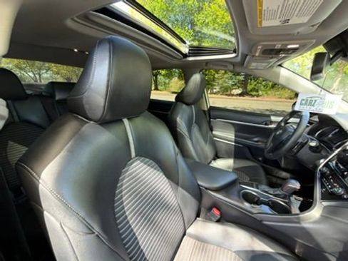 Used 2022 Toyota Camry SE w/ TRD Appearance Package (TMS) FWD image 31