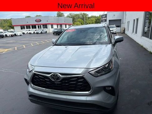 Used 2023 Toyota Highlander Limited AWD/4WD image 1