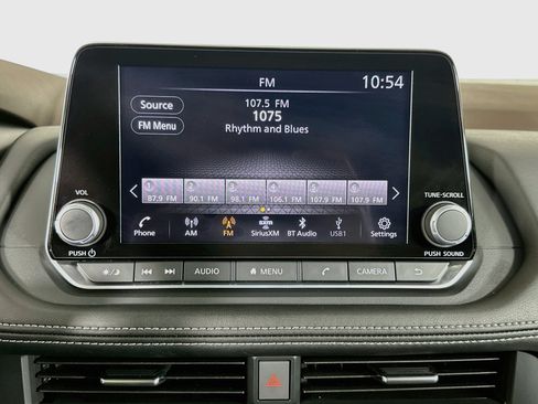 Used 2023 Nissan Rogue SV AWD/4WD image 21