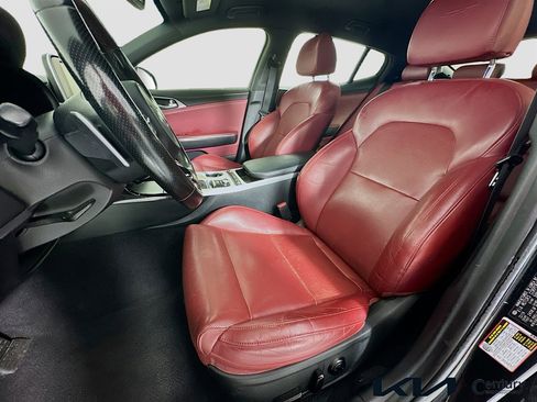 Used 2020 Kia Stinger GT image 19