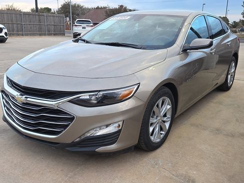 Used 2024 Chevrolet Malibu LT image 2