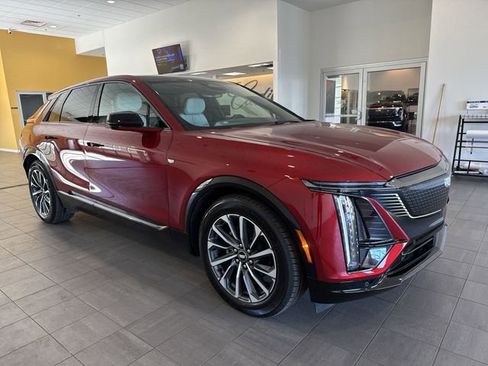 Certified 2024 Cadillac Lyriq Sport AWD/4WD image 7