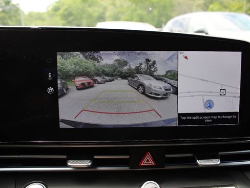 Used 2024 Hyundai Elantra SEL FWD image 37