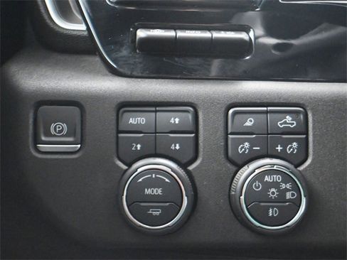 Used 2024 Chevrolet Silverado 2500 High Country w/ High Country Premium Package image 14